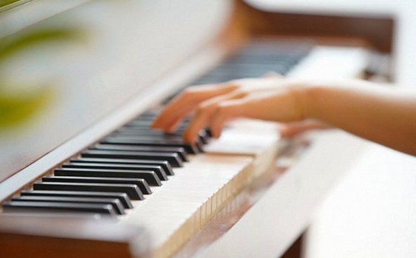 コード奏法・ピアノ弾き語り教室